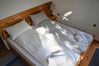 Гостевой дом Guest House Sema Банско Двухместный номер с 2 отдельными кроватями и балконом-5