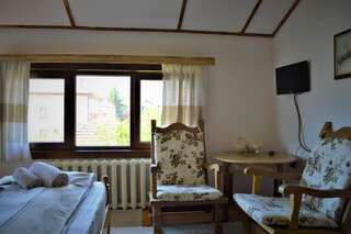 Гостевой дом Guest House Sema Банско Двухместный номер с 2 отдельными кроватями и балконом-14