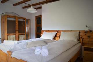 Гостевой дом Guest House Sema Банско Двухместный номер с 2 отдельными кроватями и балконом-23